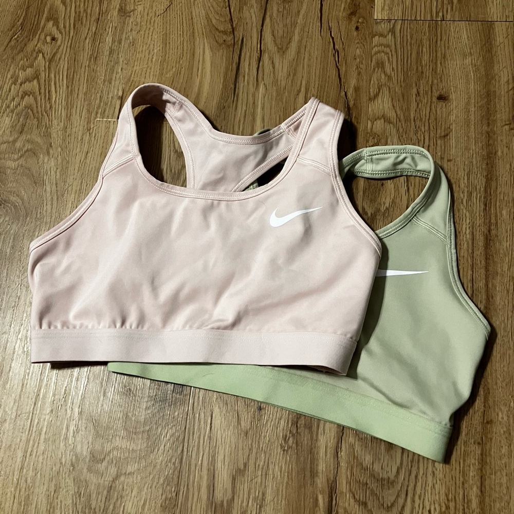 Nike Women’s Swoosh Medium Support Sports Bra- M